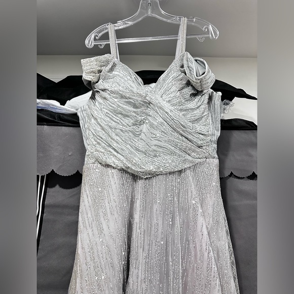 Plus size dresses for sale. Only work once amazing quality. - Picture 6 of 16